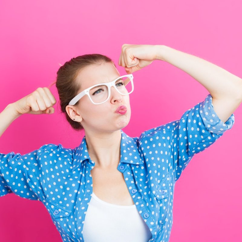 Bild3-1 Junge Frau, stark, Leistung